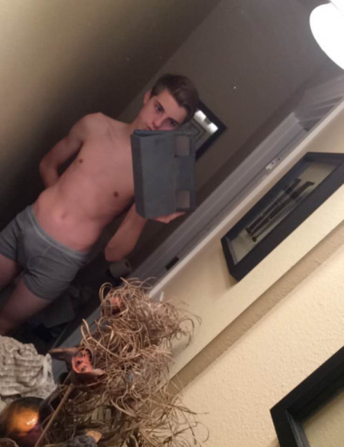 Hot Gay Boy Selfie